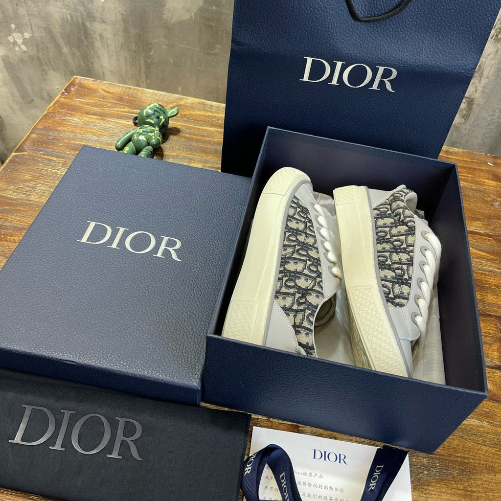 DIO Sneakers