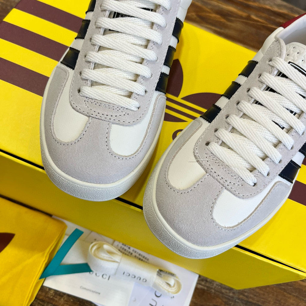 GUC Sneakers