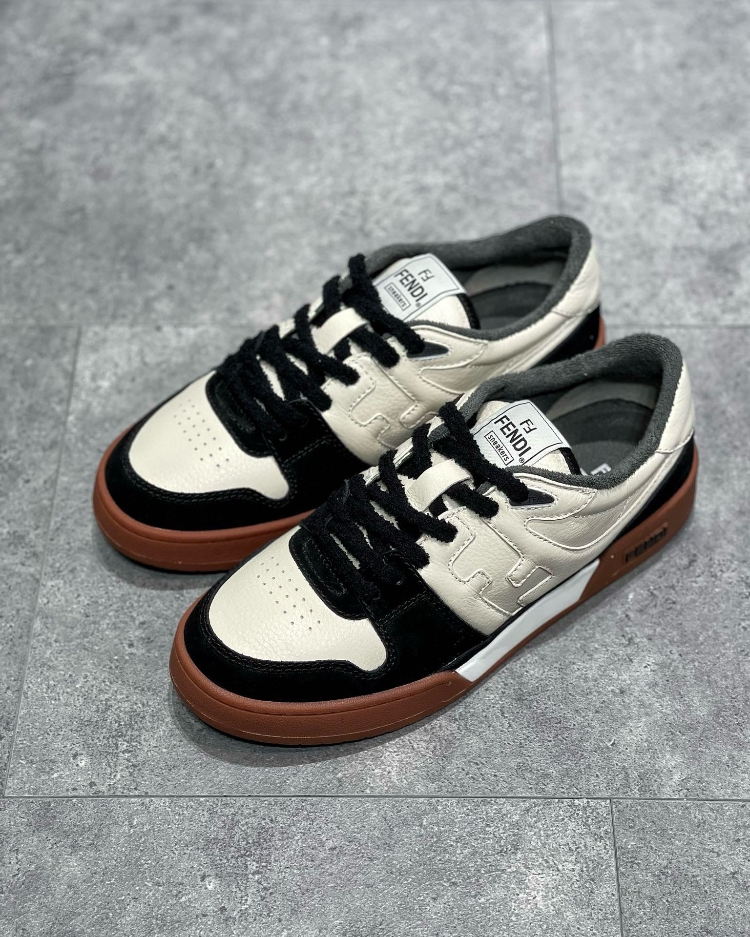 FEN Sneakers