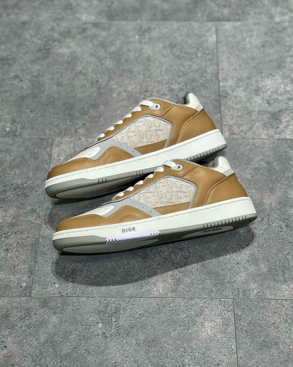 DIO Sneakers