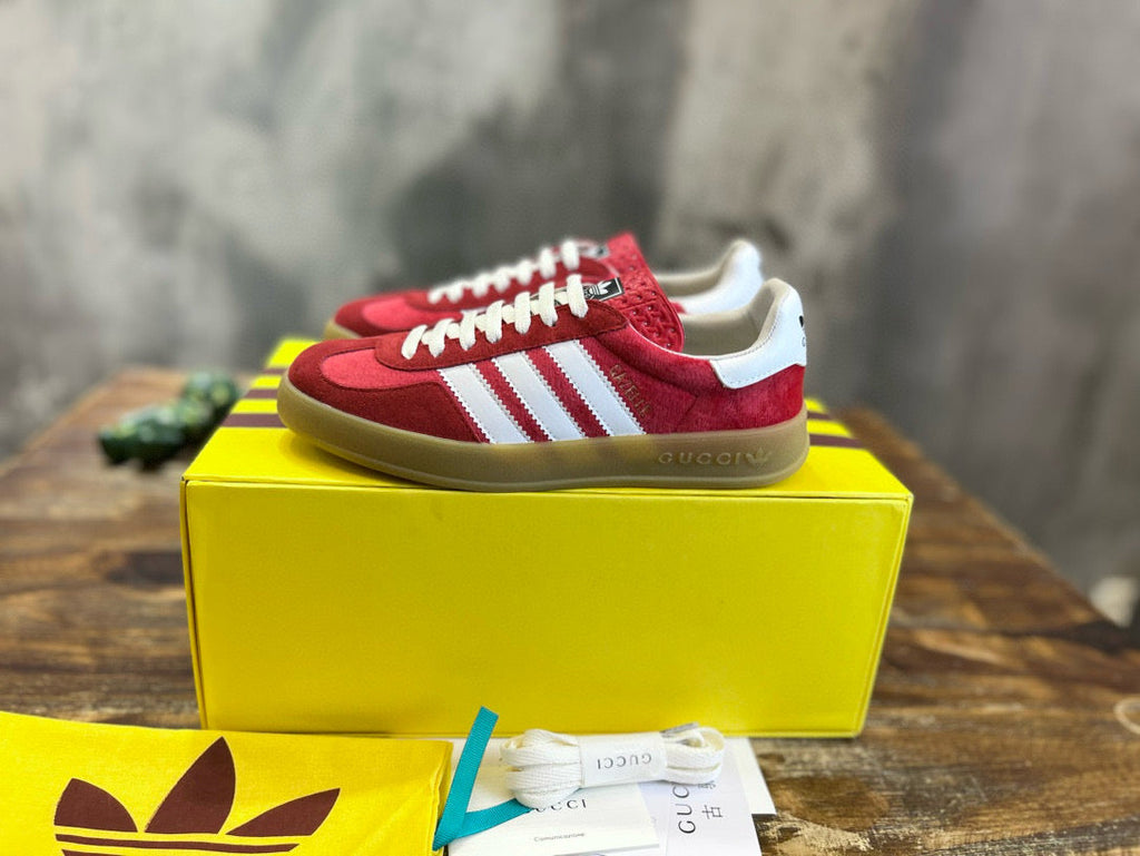 GUC Sneakers
