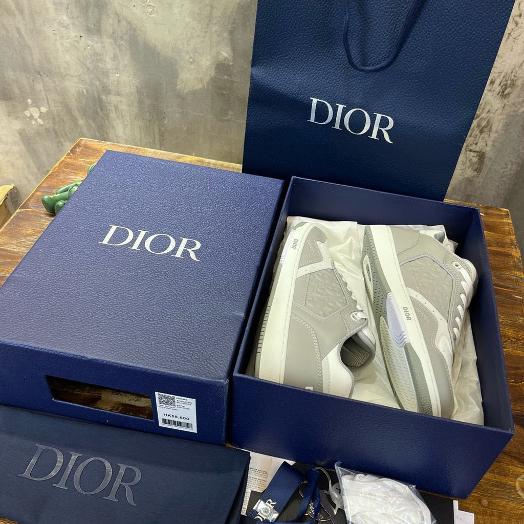 DIO Sneakers