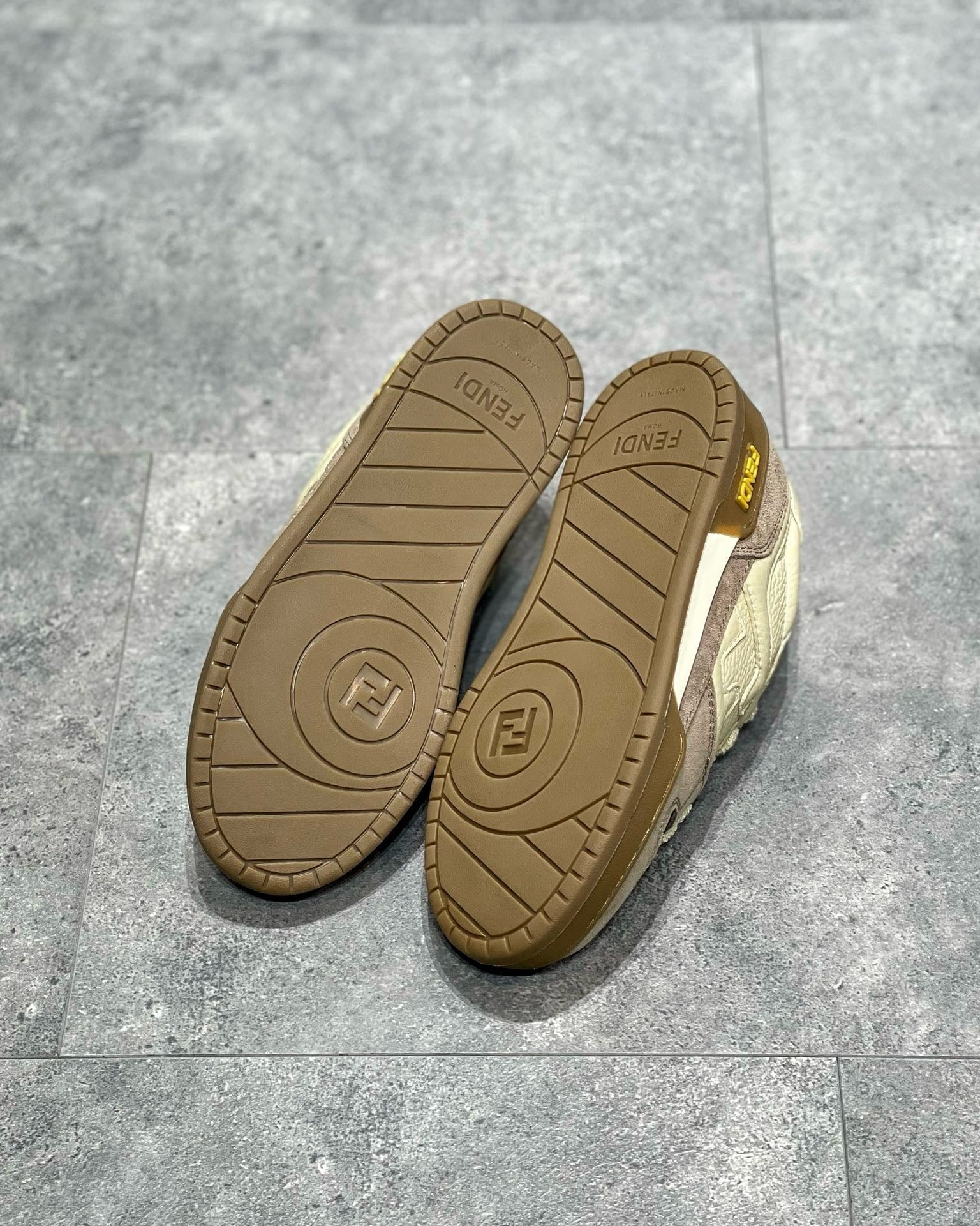 FEN Sneakers