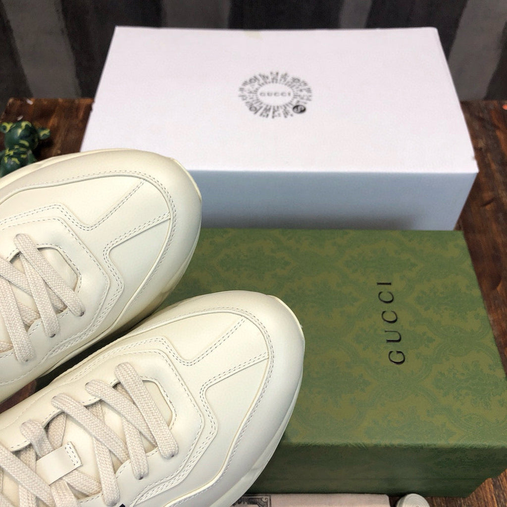 GUC Sneakers