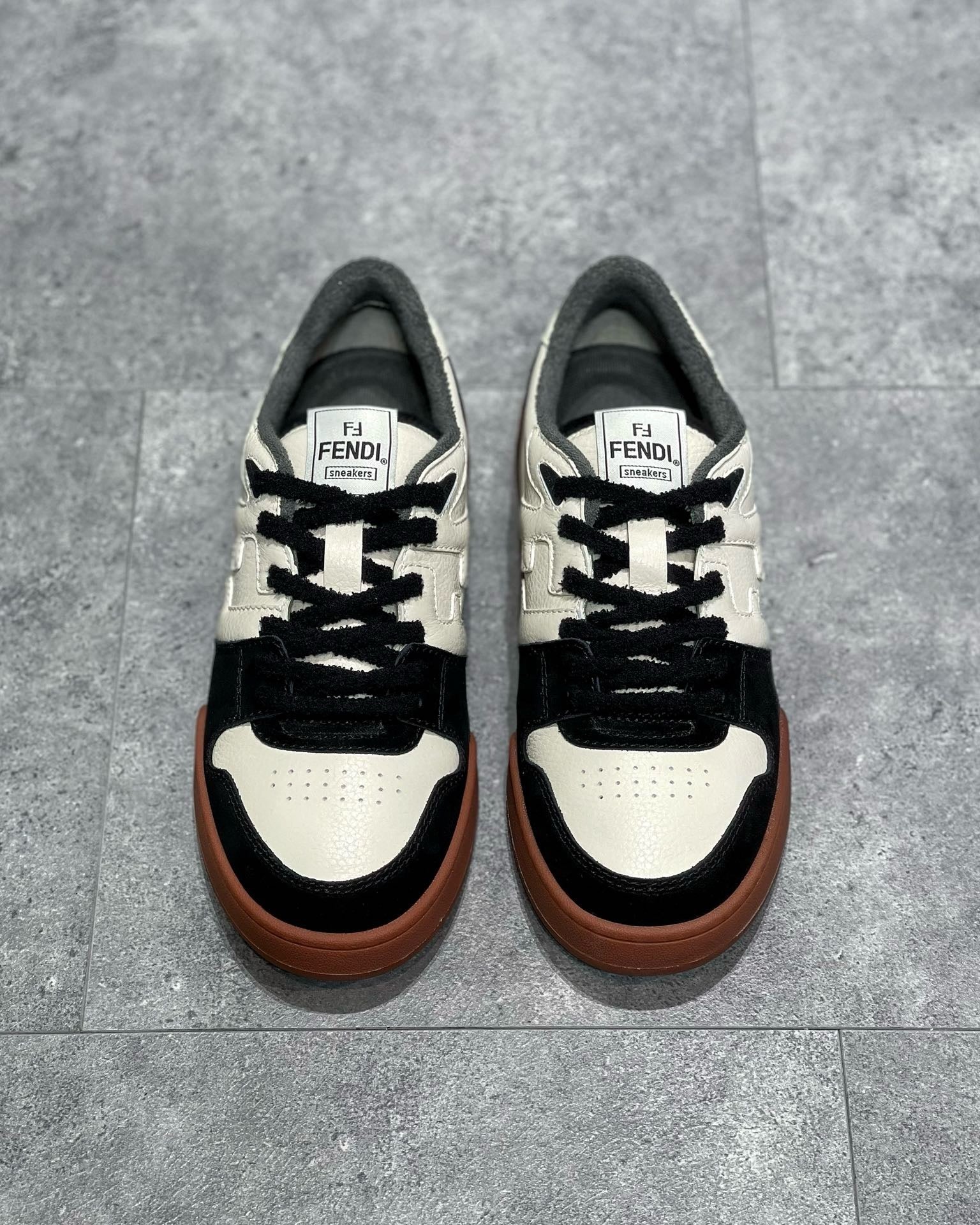 FEN Sneakers