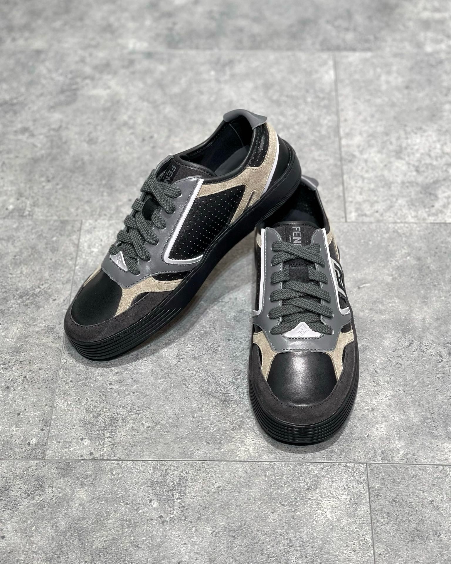 FEN Sneakers