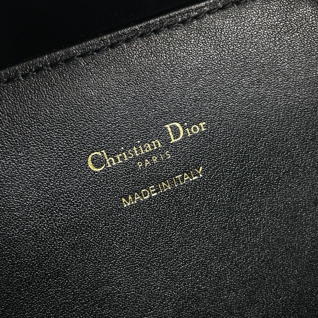 DIO Signature Oval Bag (18cm)