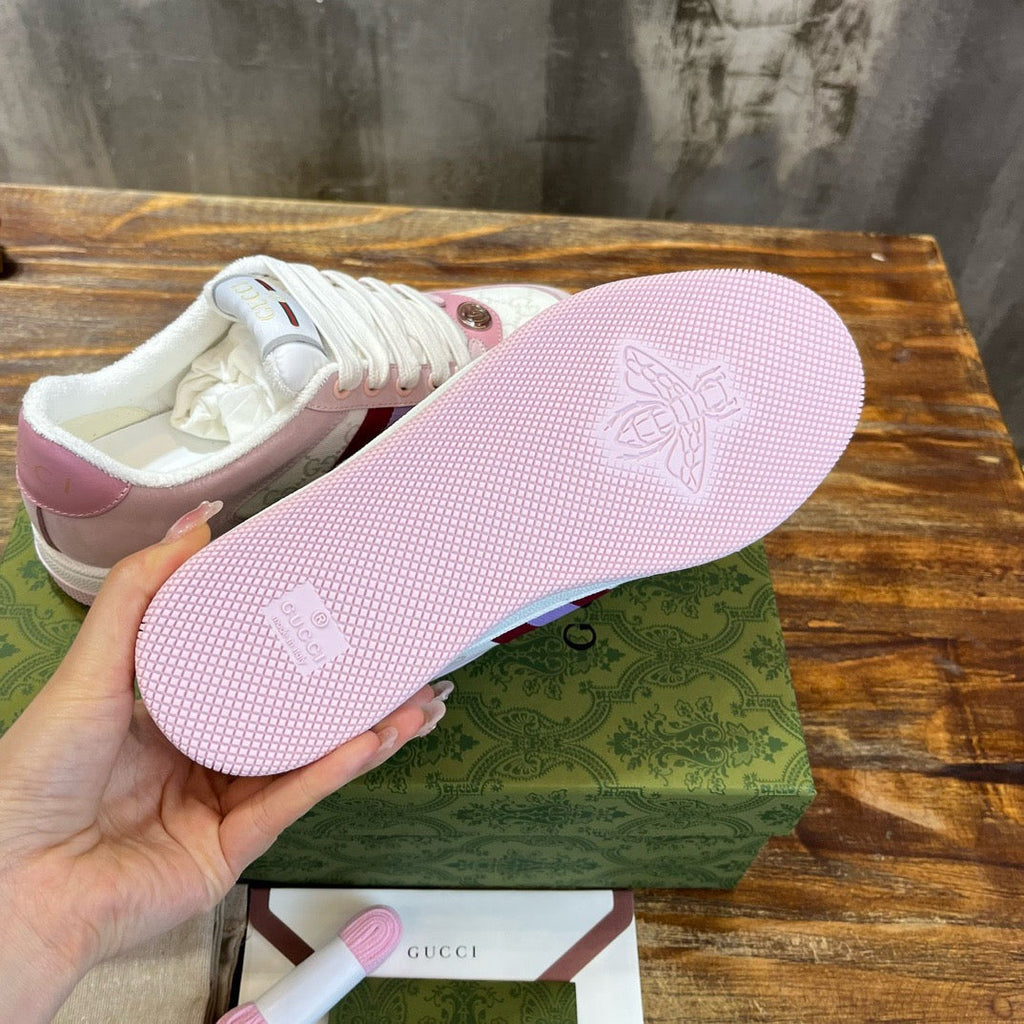 GUC Sneakers