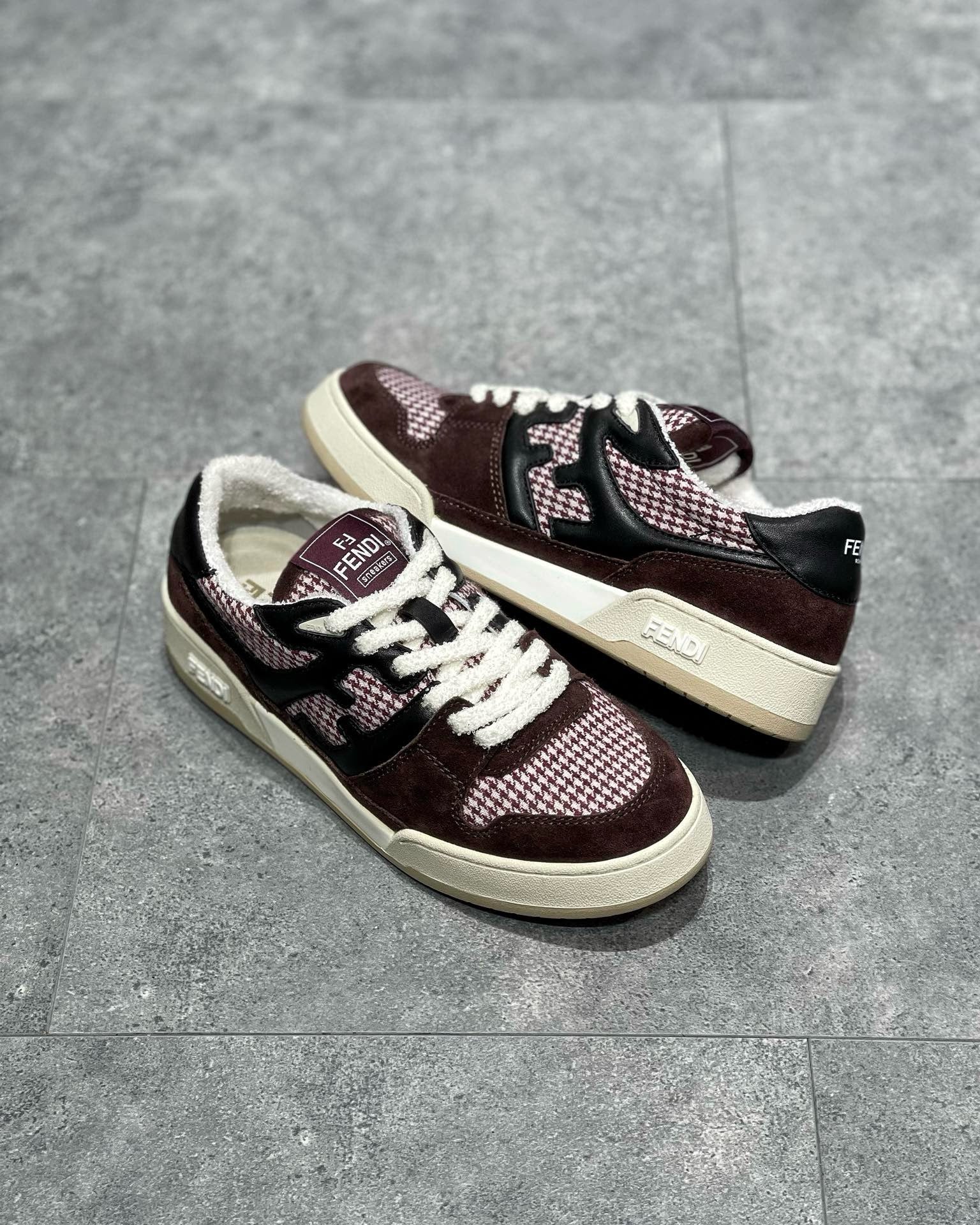 FEN Sneakers