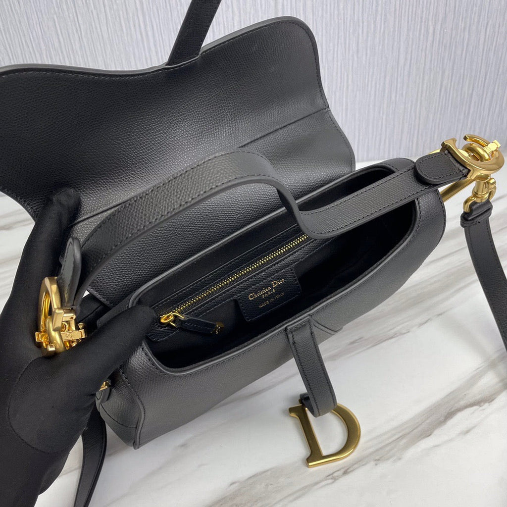 DIO Saddle