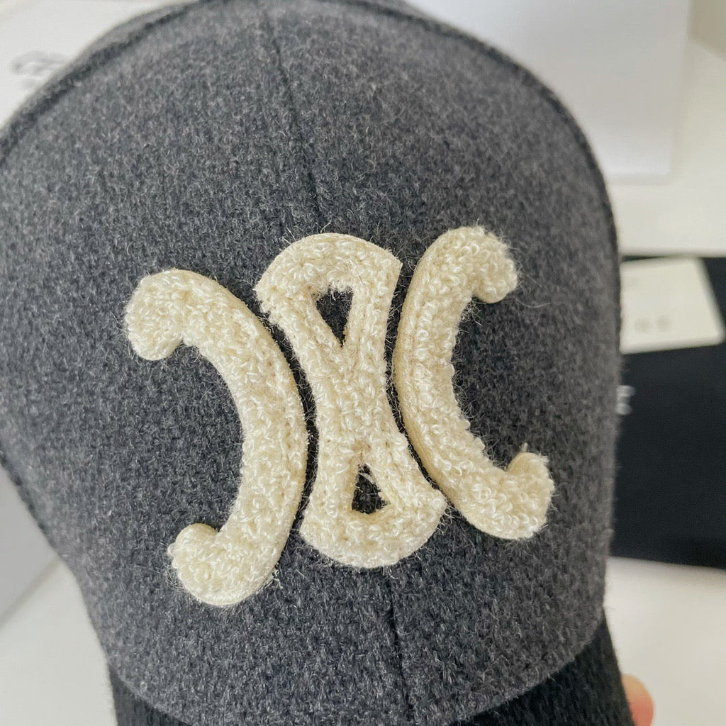 Caps