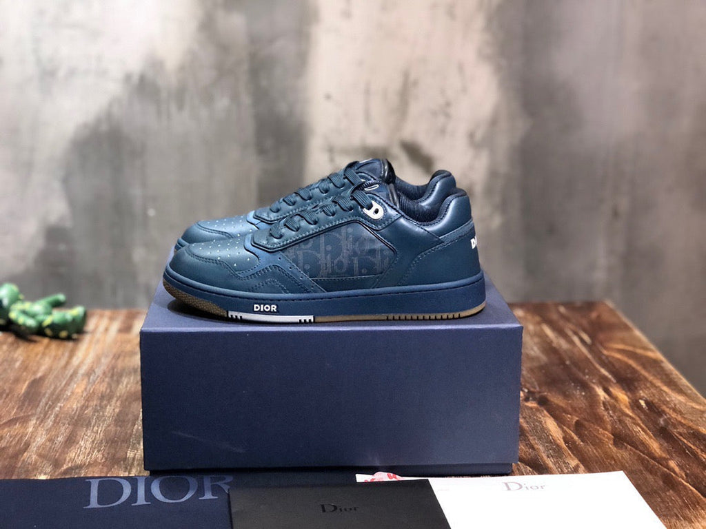 DIO Sneakers