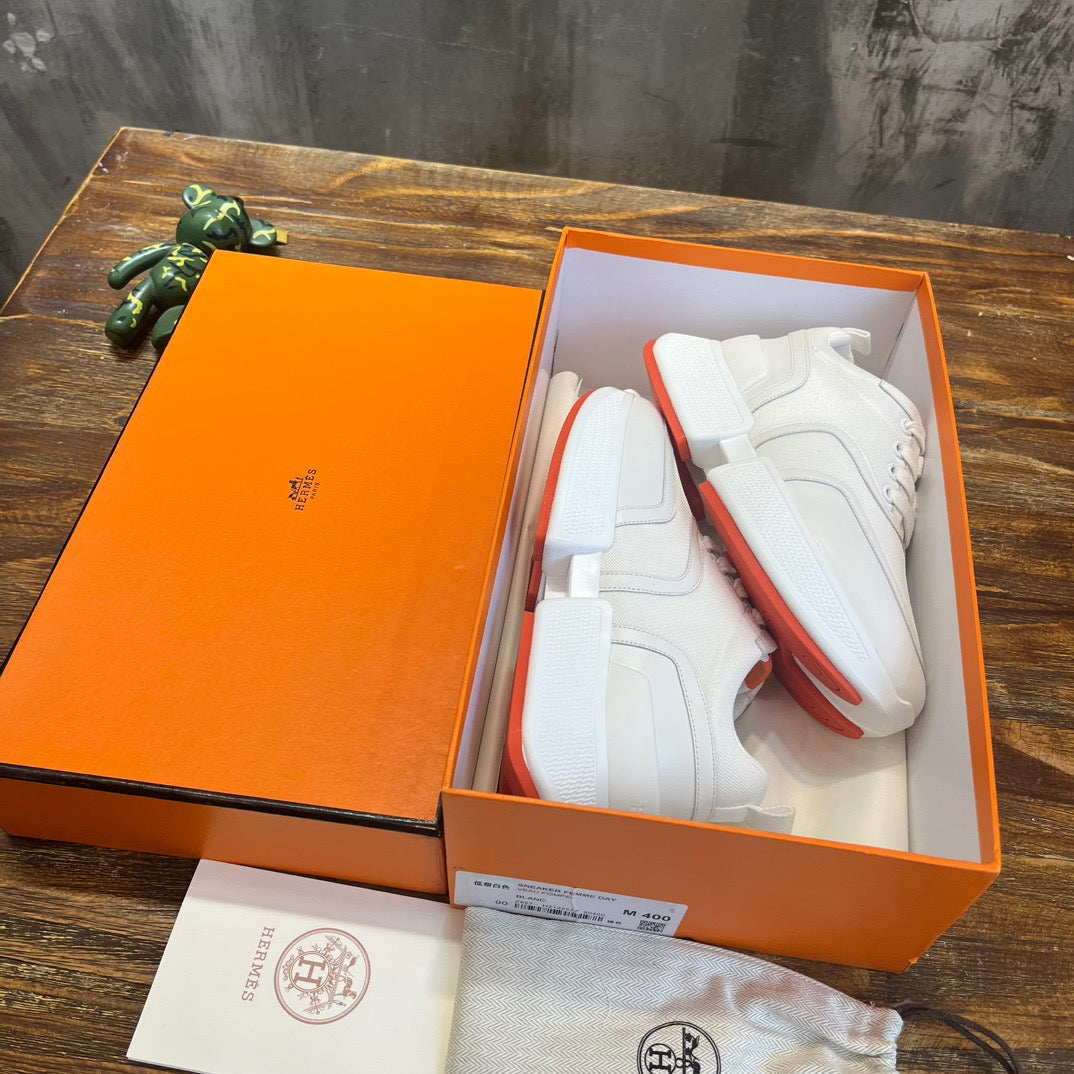 HERM Sneakers