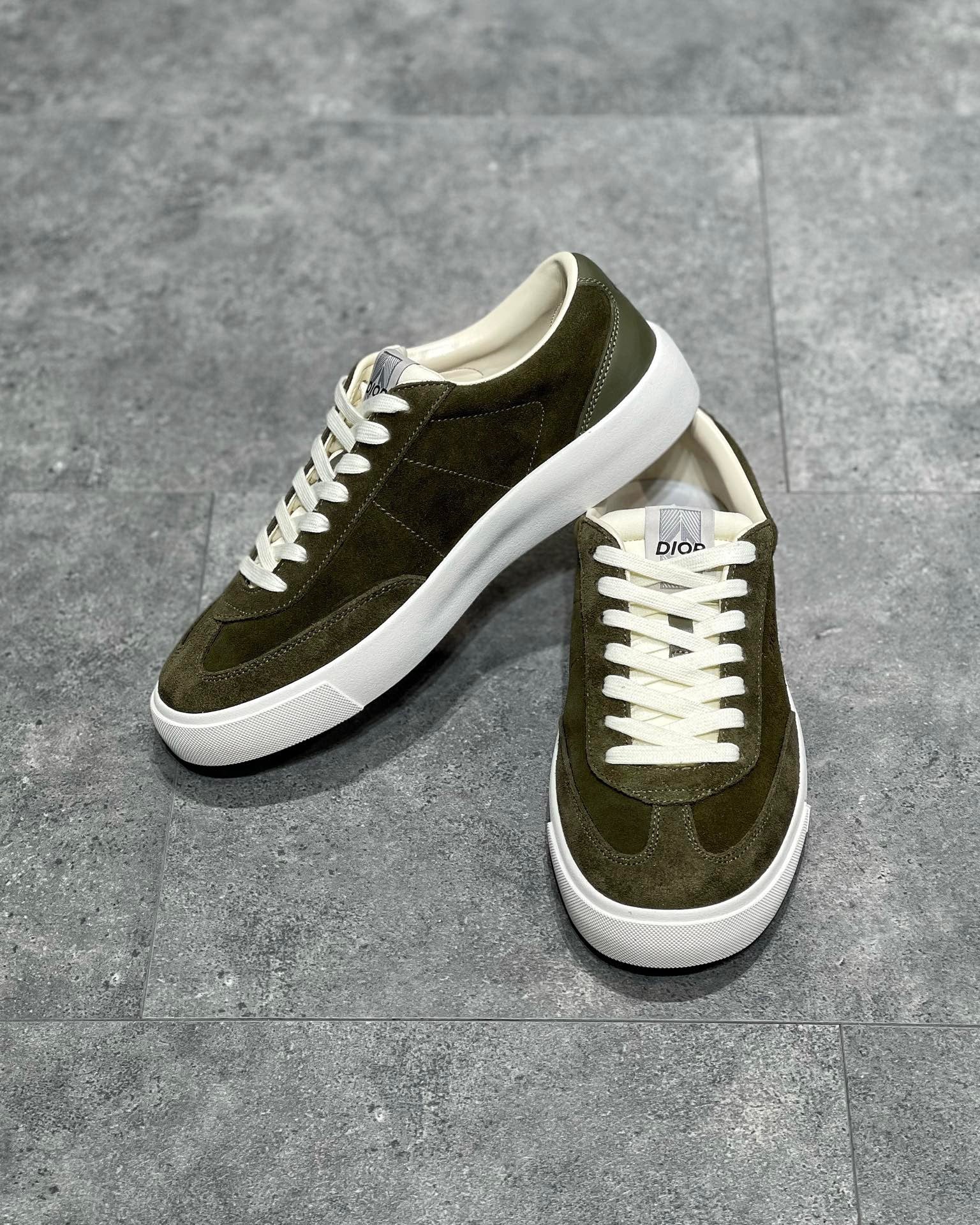 DIO Sneakers