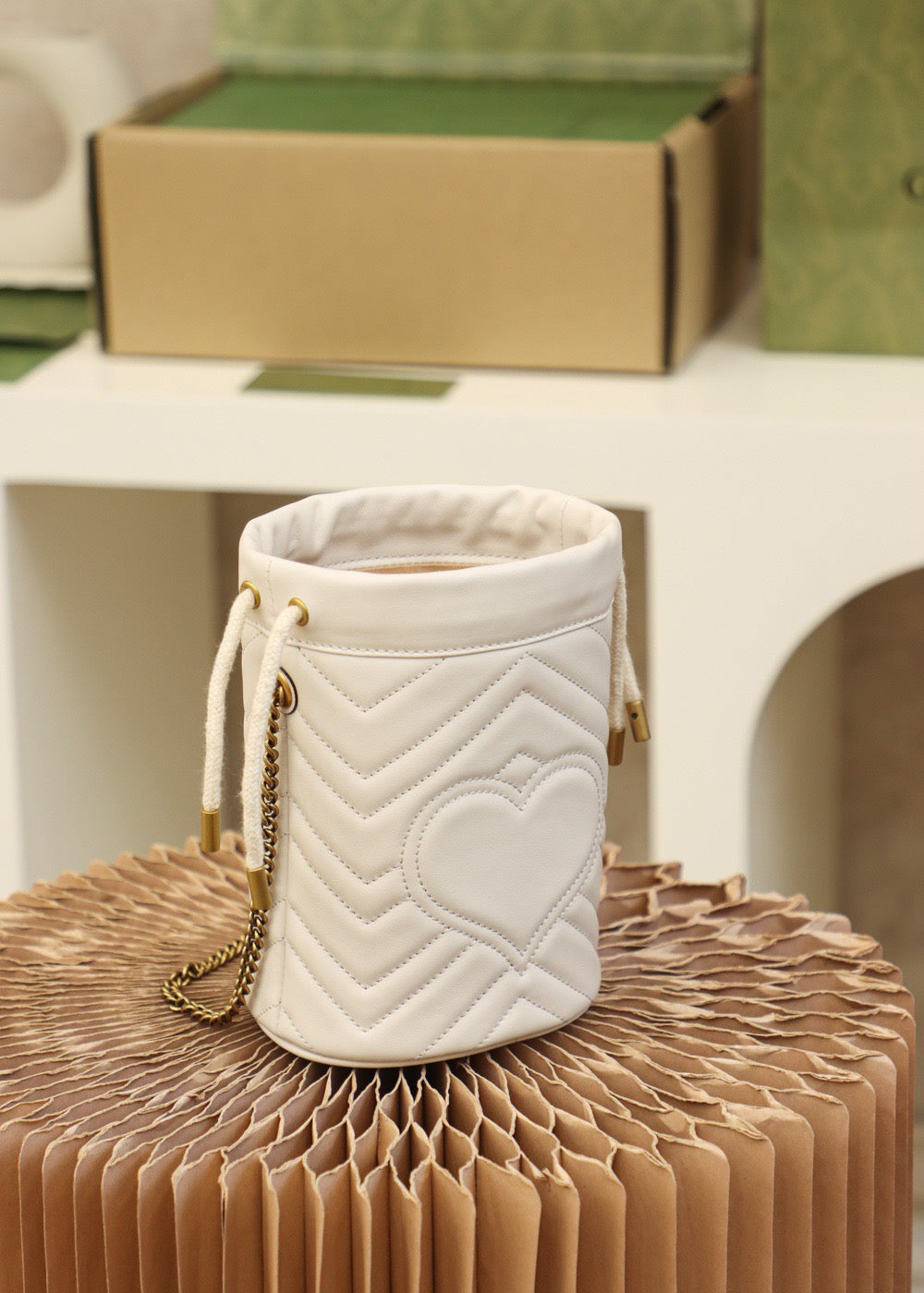GUC Marmont Bucket