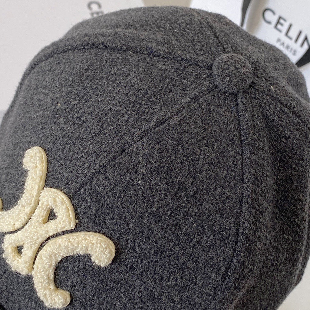 Caps