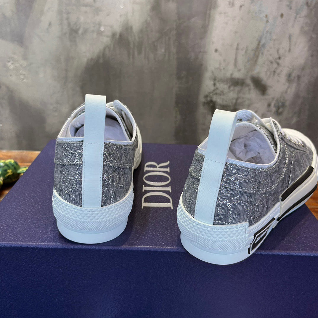 DIO Sneakers