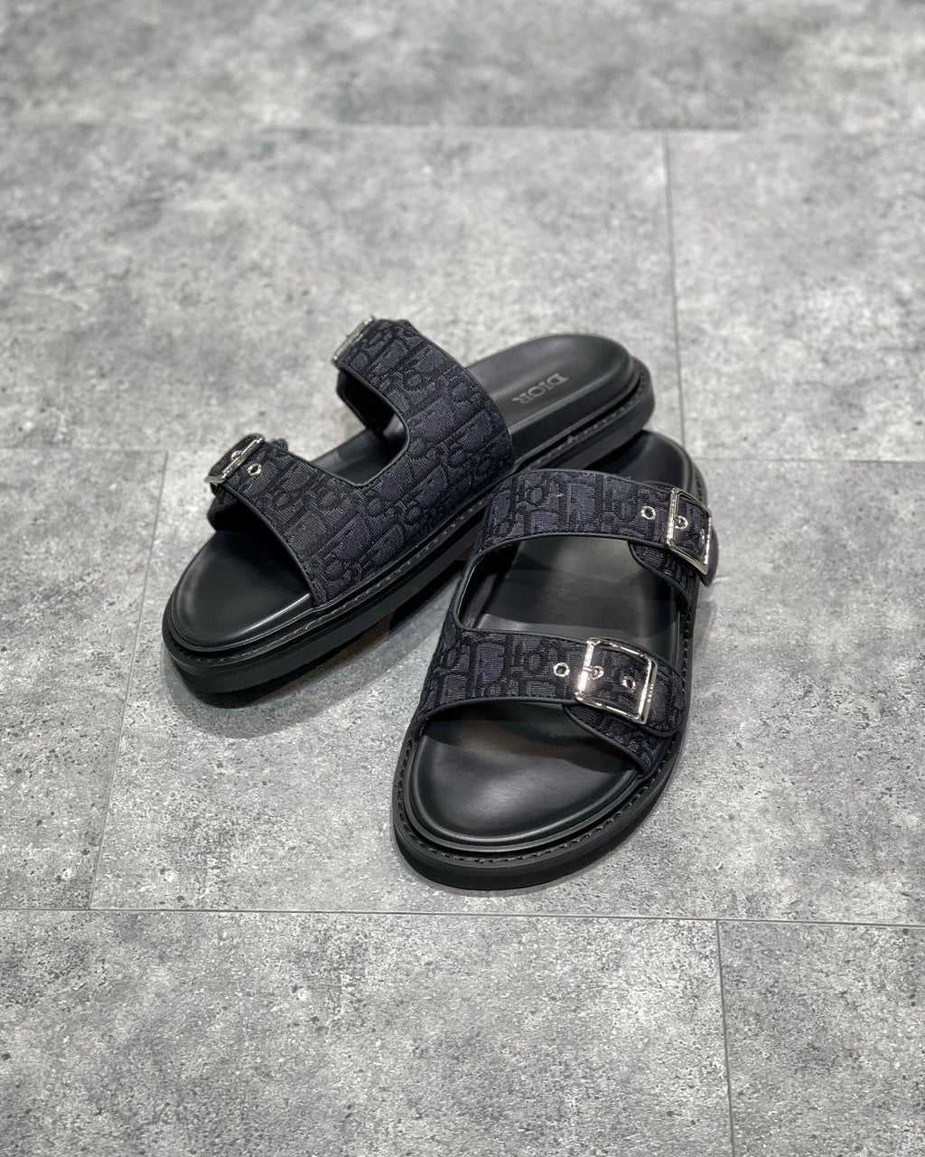 DIO Sandal