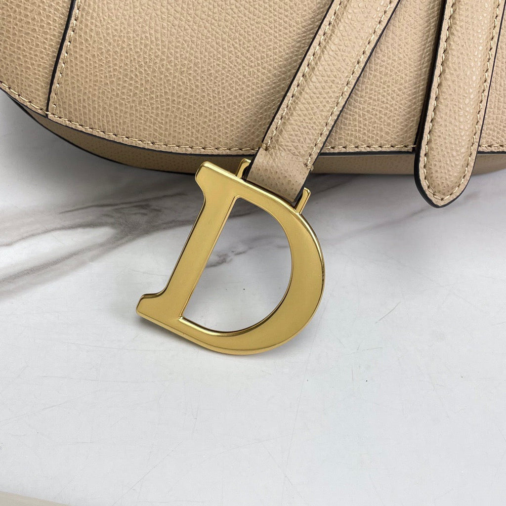DIO Saddle