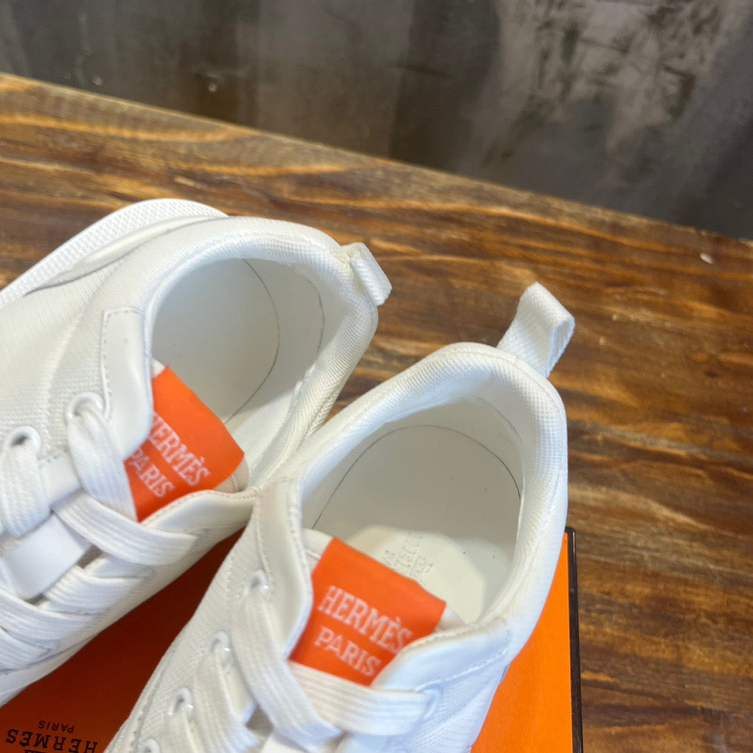 HERM Sneakers