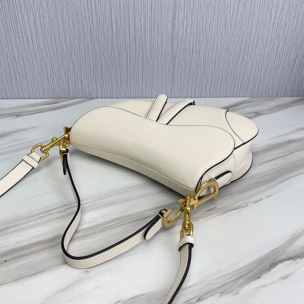 DIO Saddle