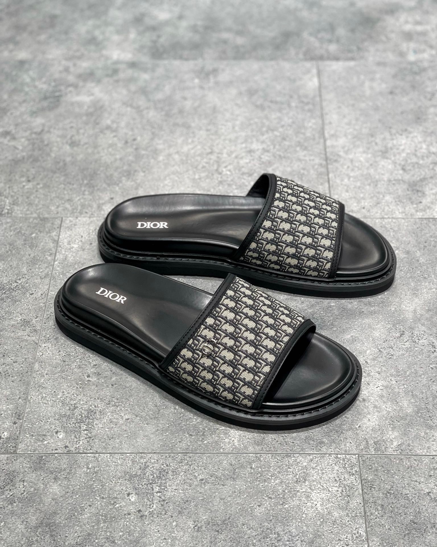 DIO Sandal