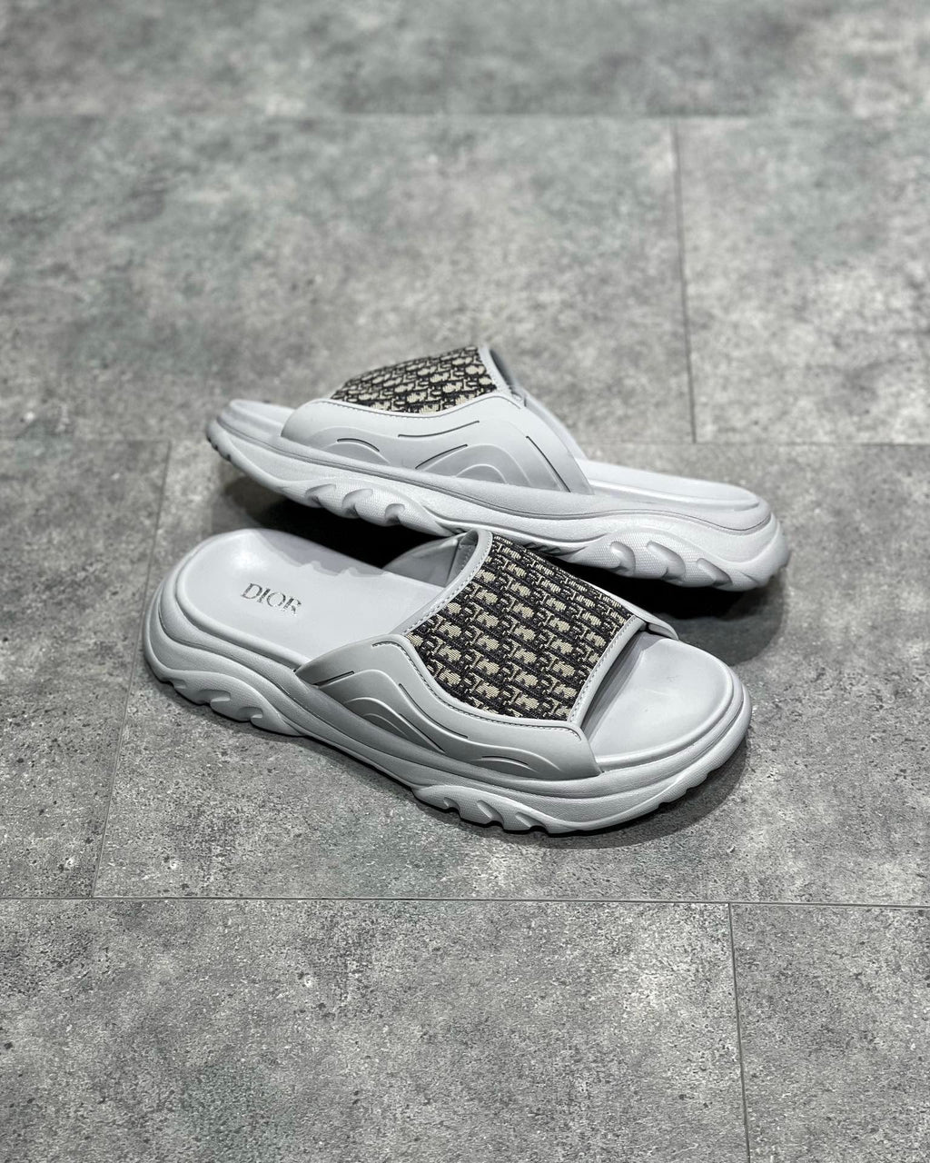 DIO Sandal