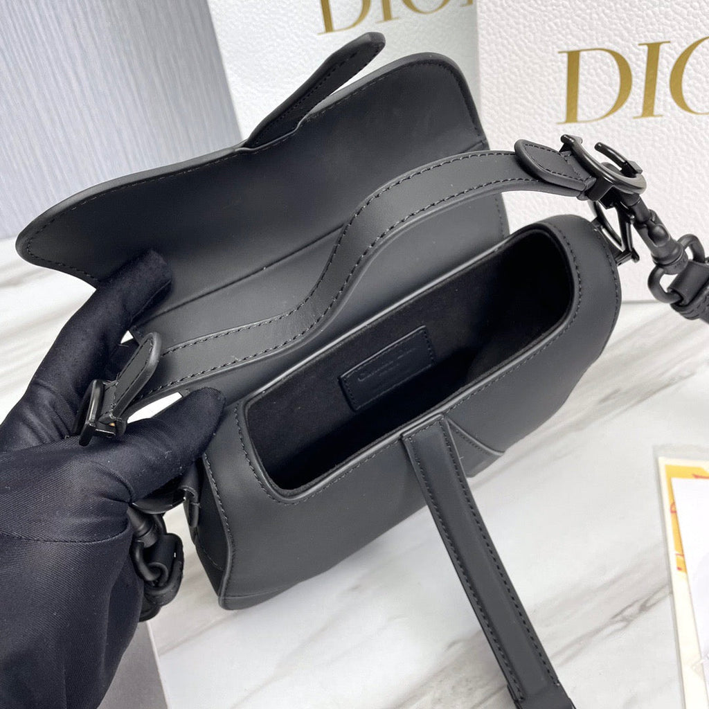 DIO Saddle