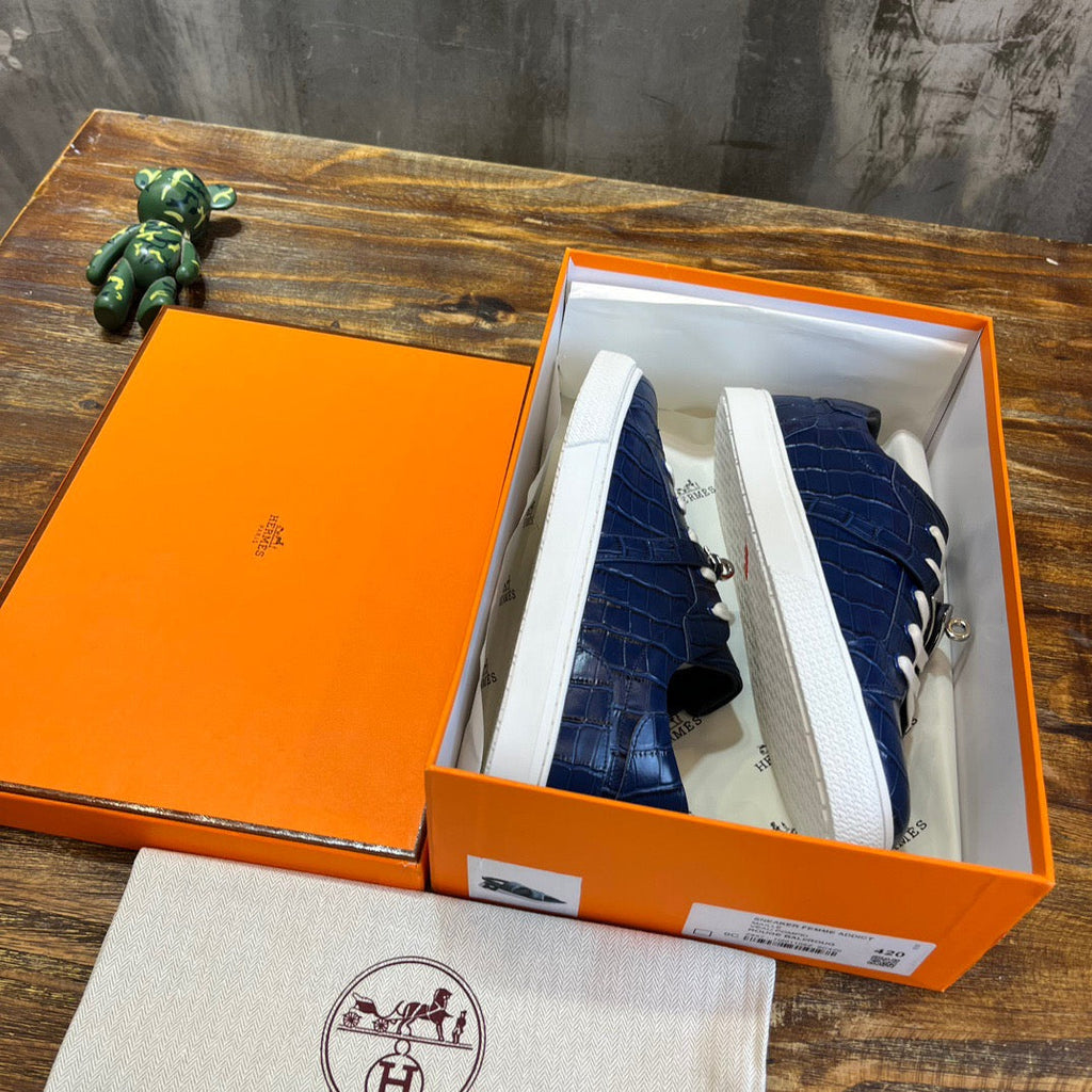 HERM Sneakers