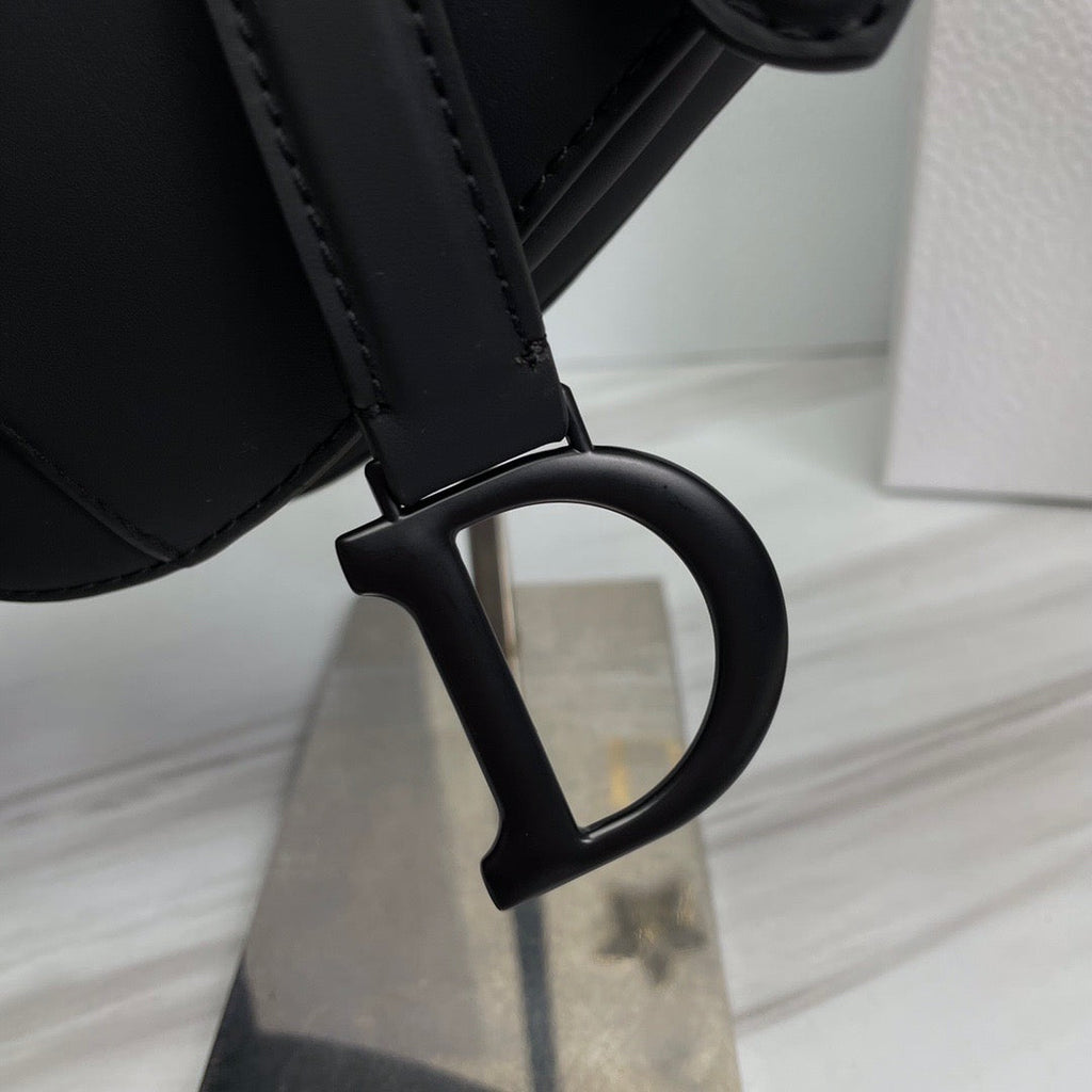 DIO Saddle