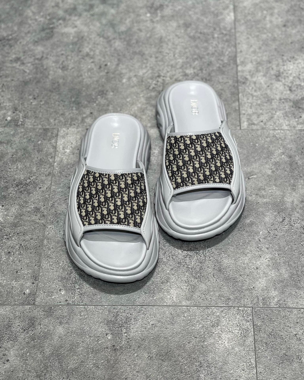 DIO Sandal