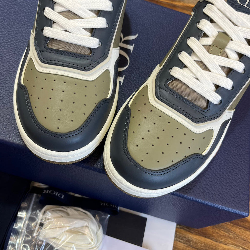 DIO Sneakers