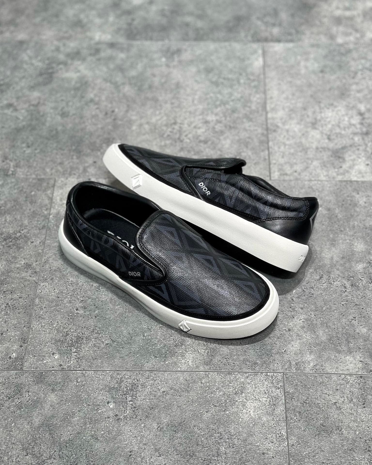 DIO Sneakers