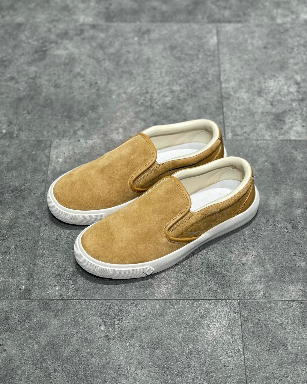 DIO Sneakers