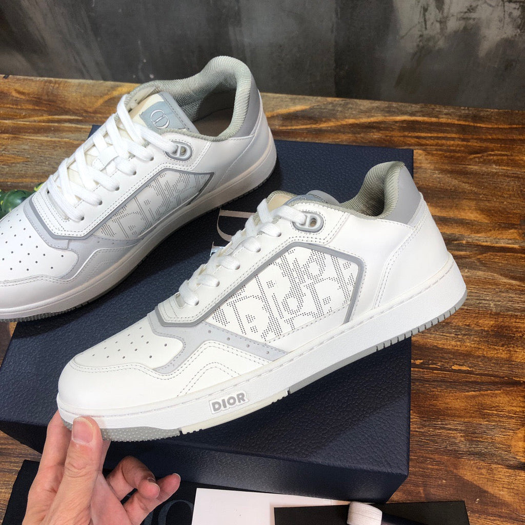 DIO Sneakers