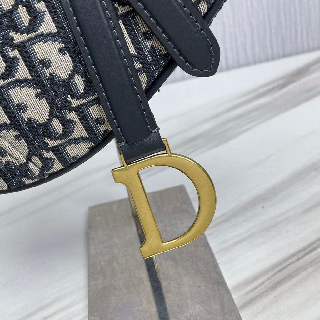 DIO Saddle