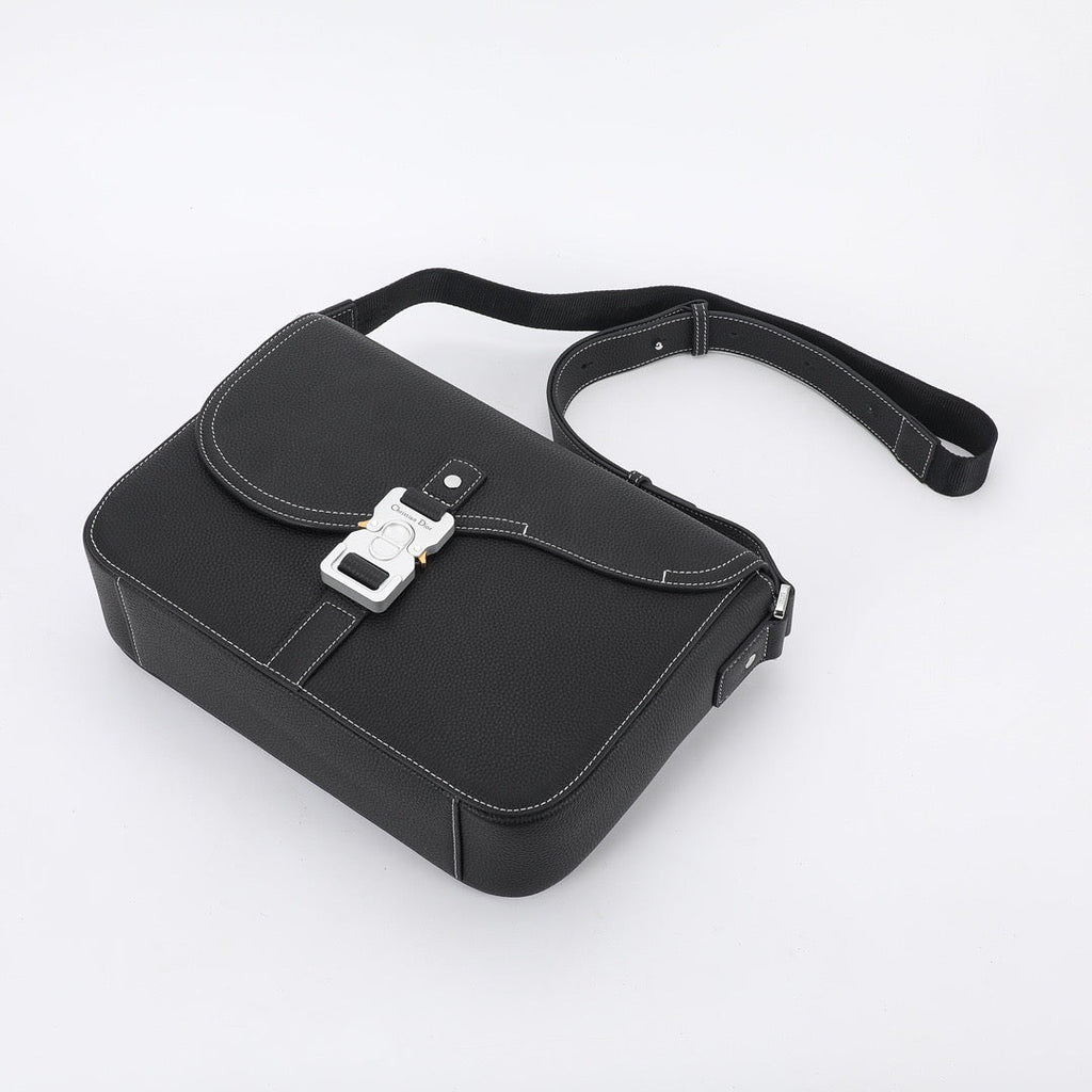 DIO Saddle Messenger Bag