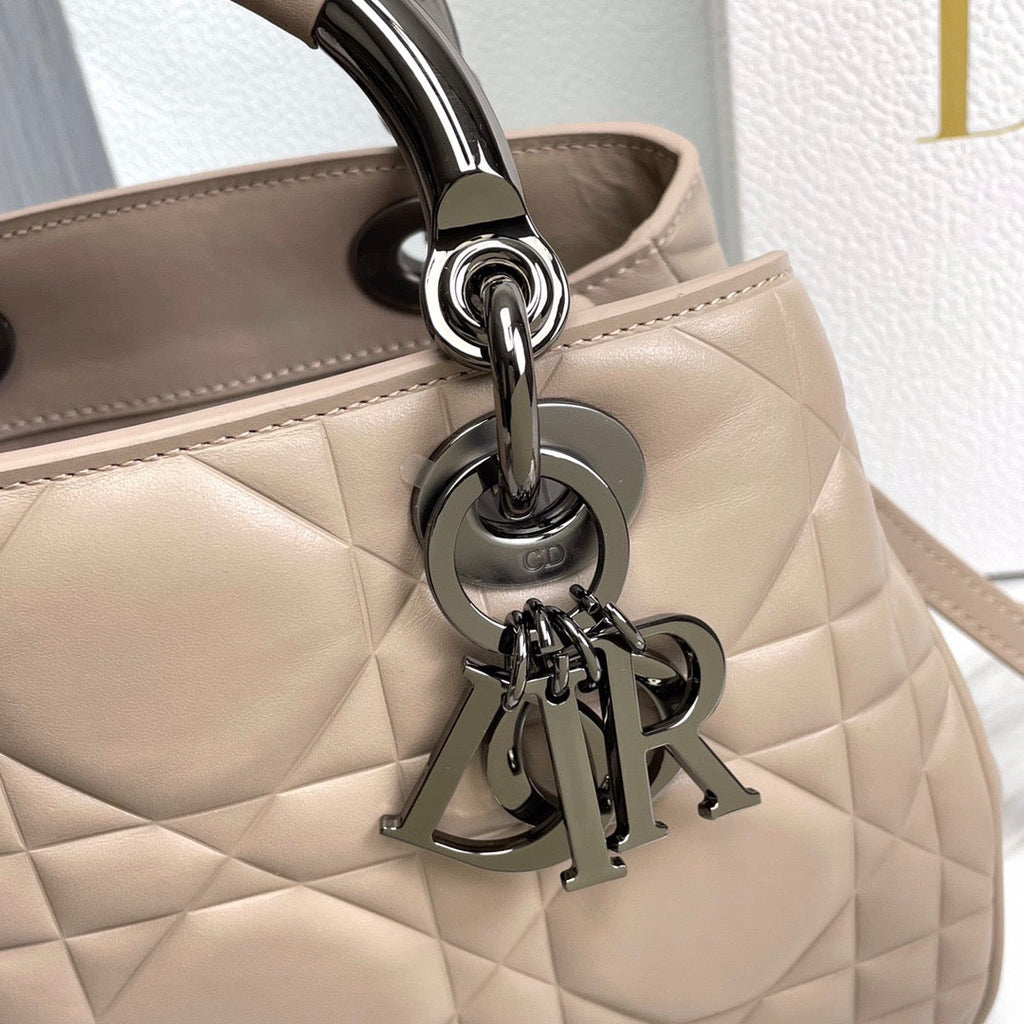 DIO handbag