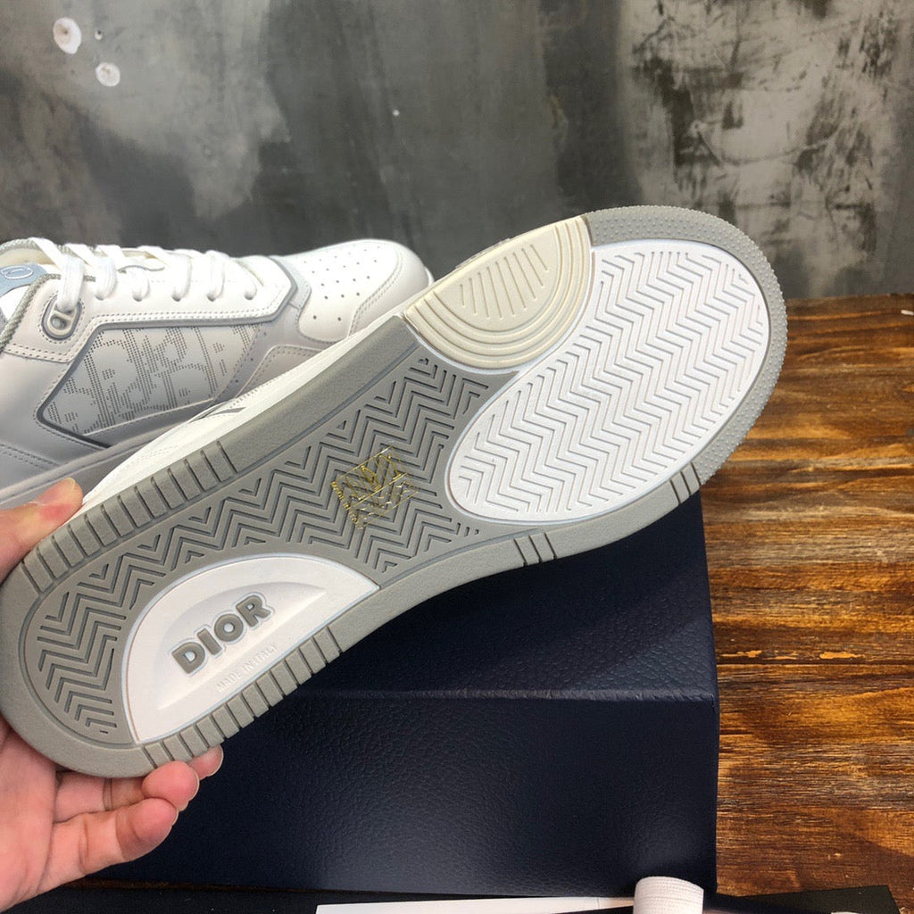 DIO Sneakers