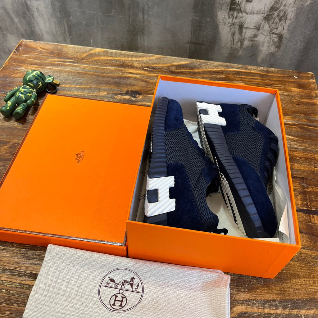 HERM Sneakers