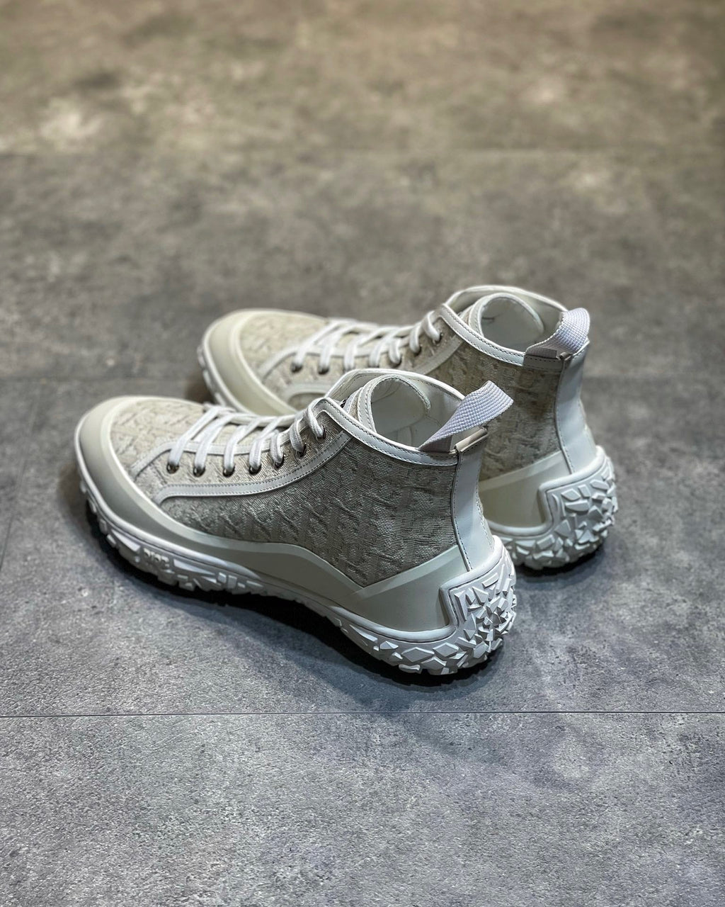 DIO Sneakers