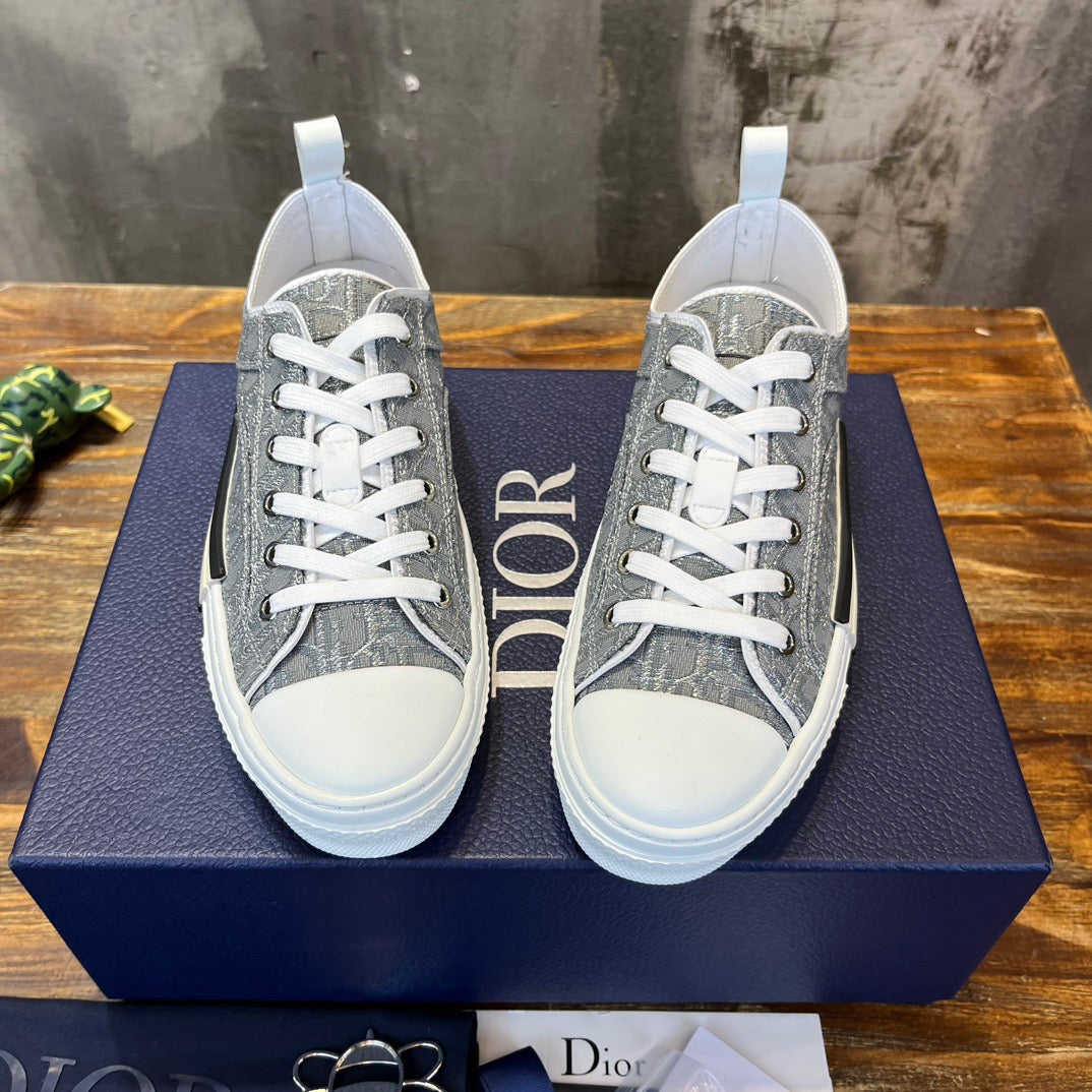 DIO Sneakers