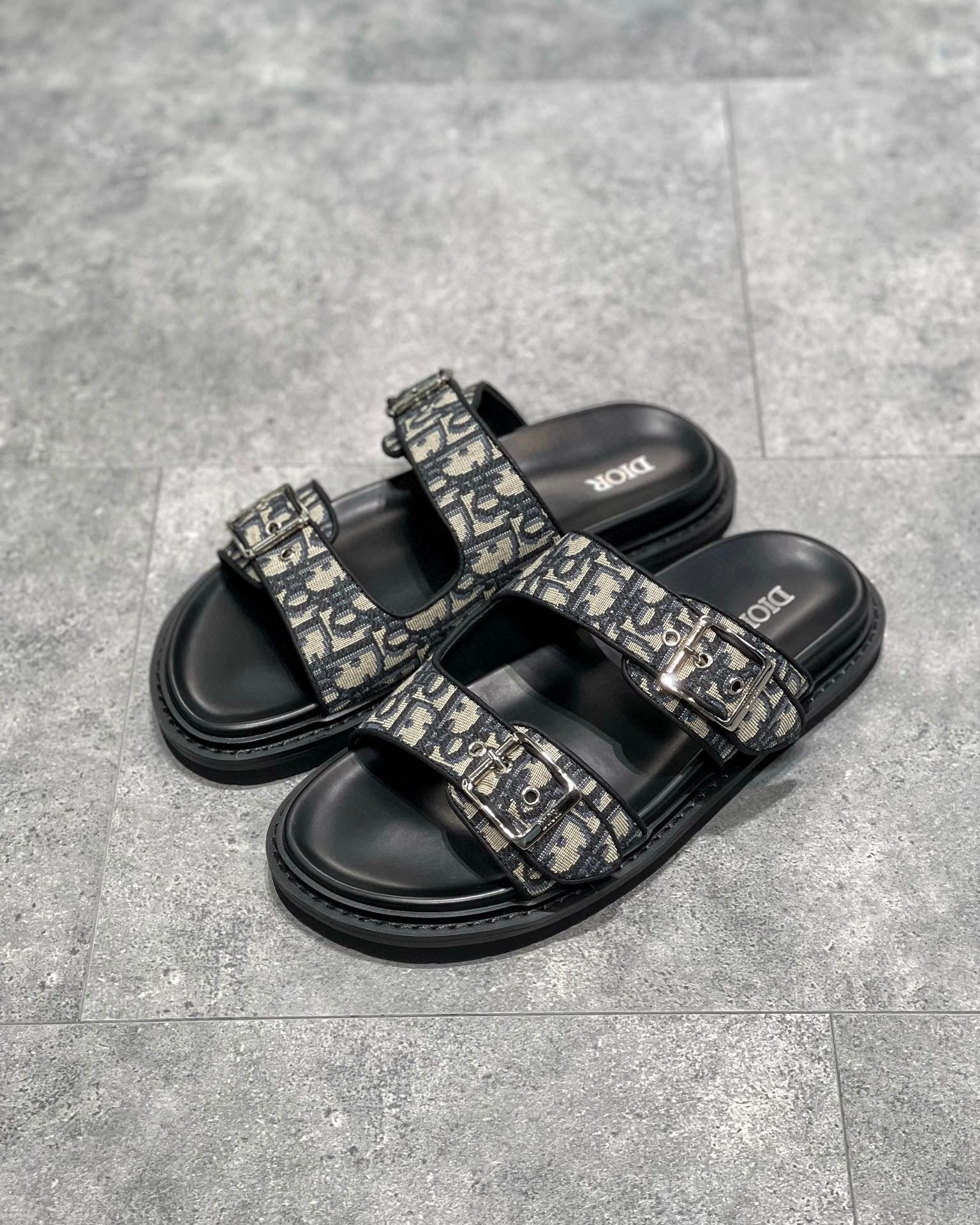 DIO Sandal