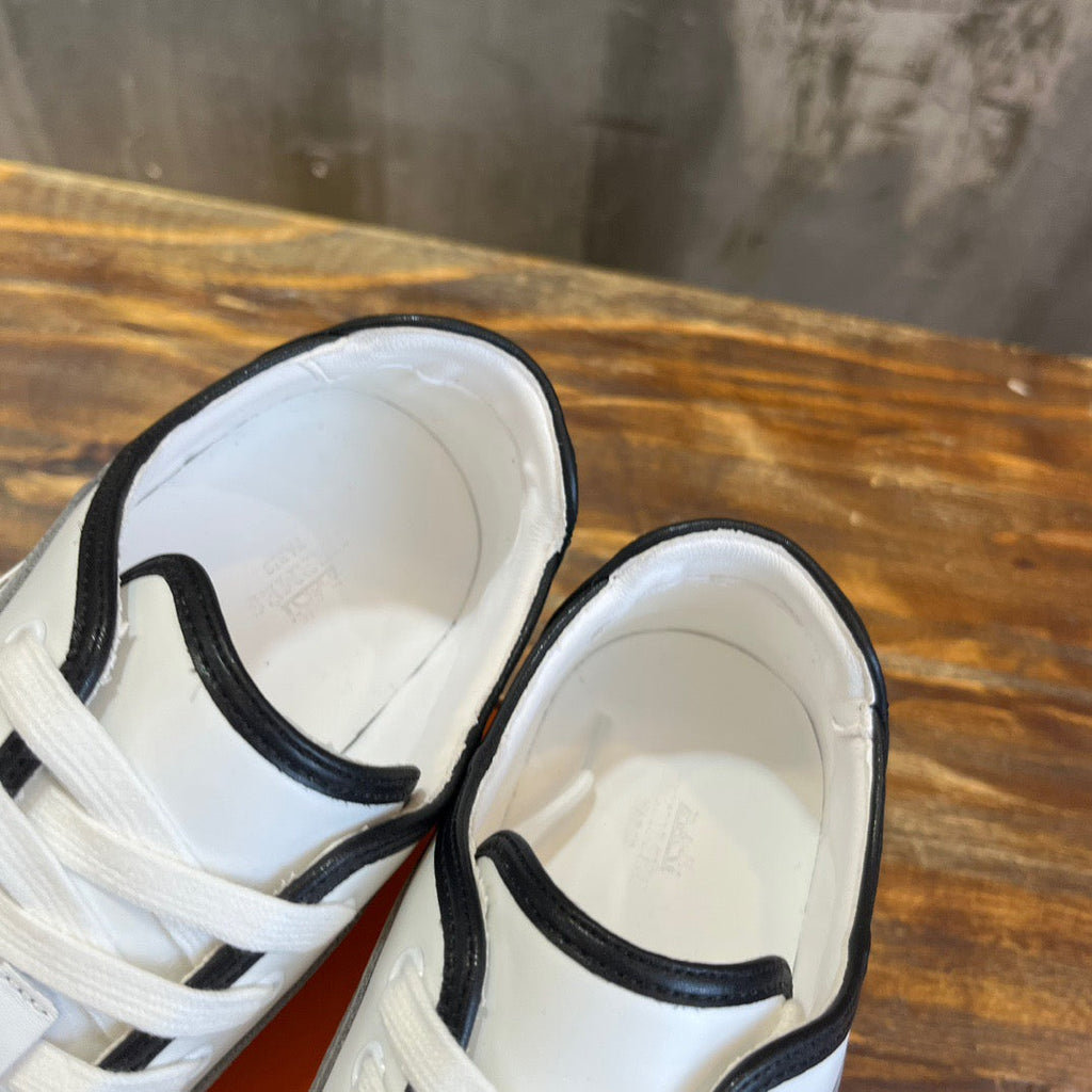 HERM Sneakers