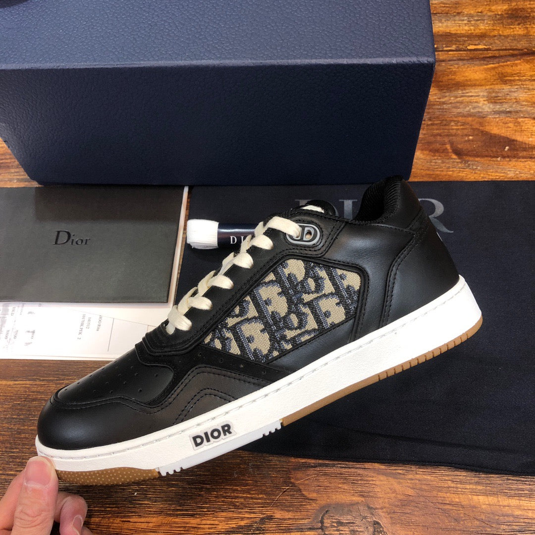 DIO Sneakers