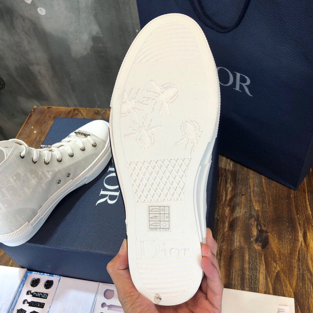 DIO Sneakers