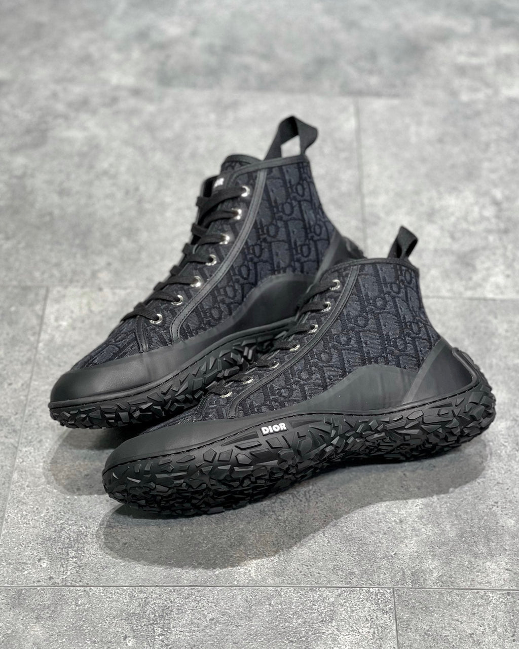 DIO Sneakers