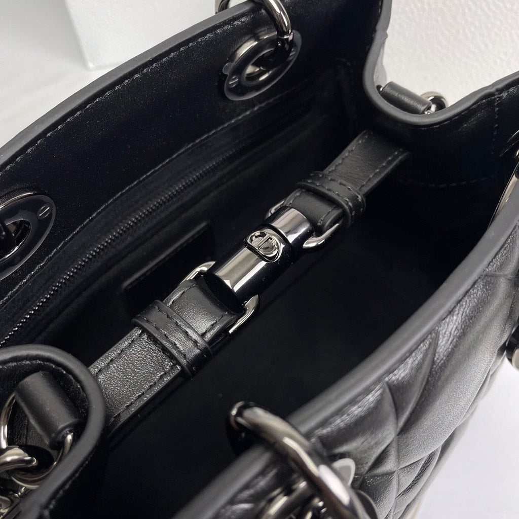 DIO handbag