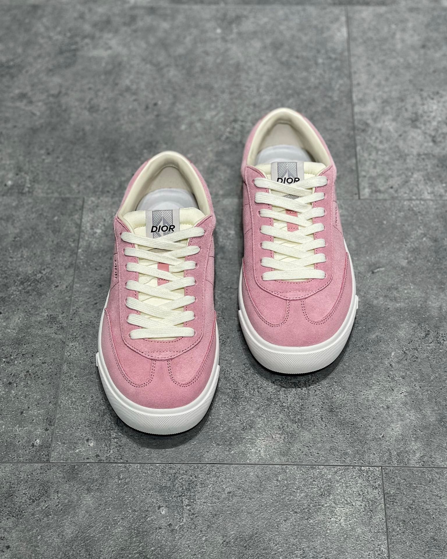 DIO Sneakers