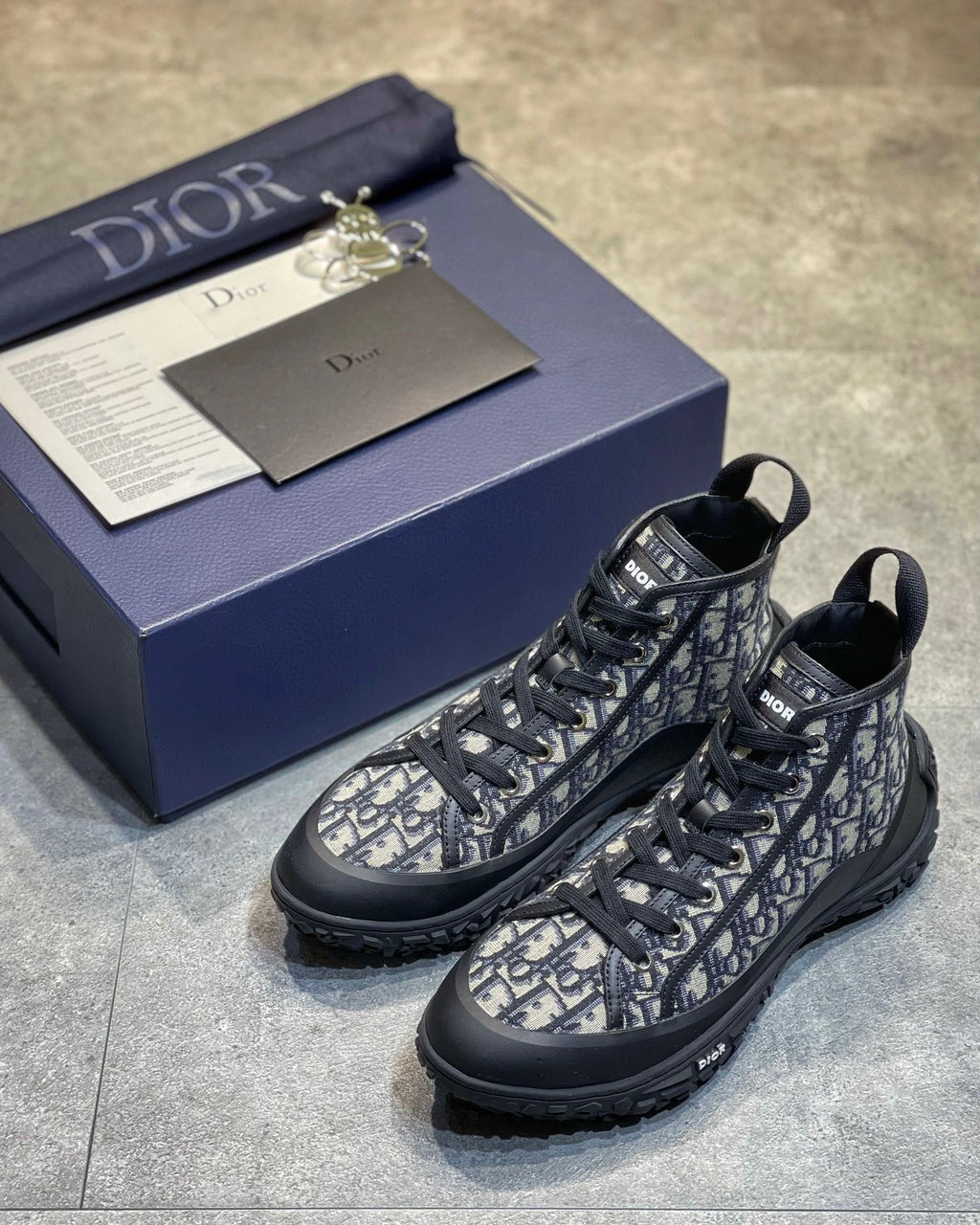 DIO Sneakers